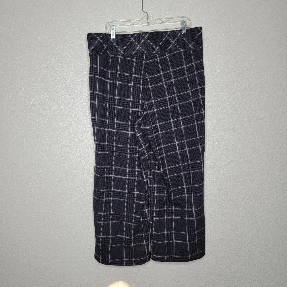 Torrid Plaid Wide Leg Pants in Black and gray - Picture 4 of 8